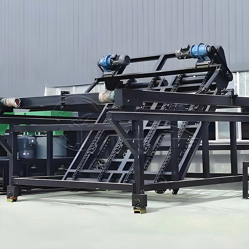 Chain plate compost turner